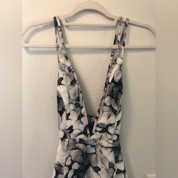 Deep Plunge Dress - Picture 3 of 11